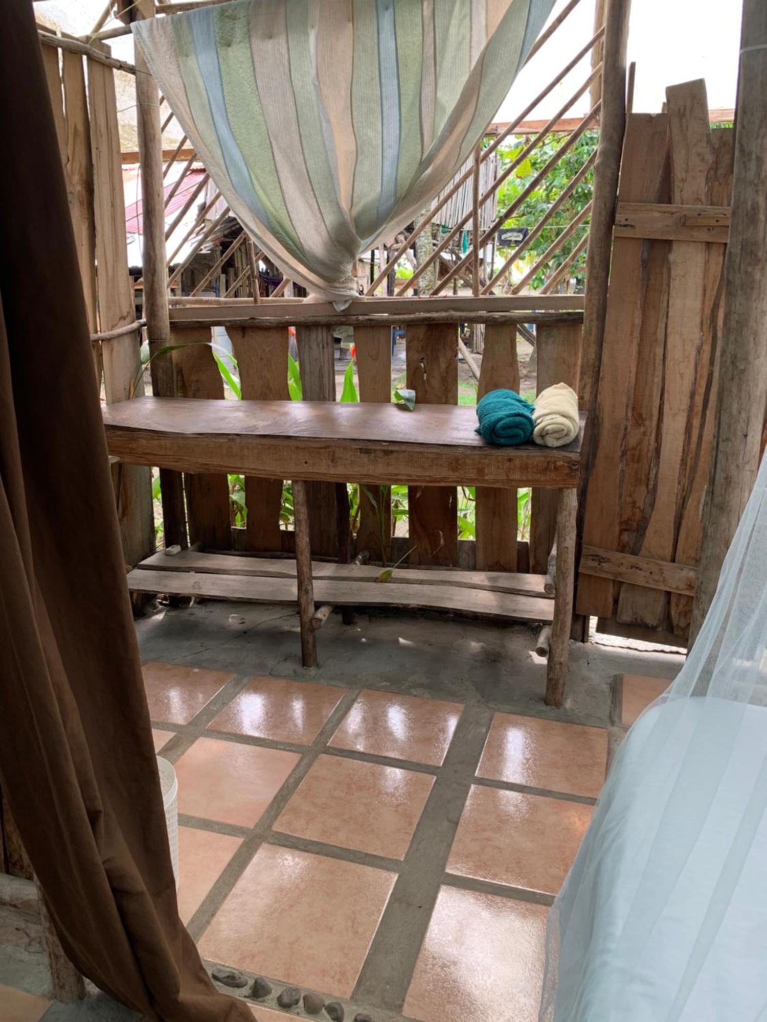 Hotel Miguel Surf Camp Quepos Zewnętrze zdjęcie