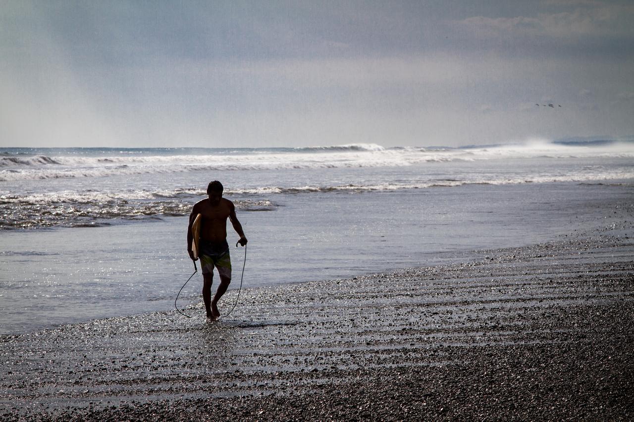 Hotel Miguel Surf Camp Quepos Zewnętrze zdjęcie